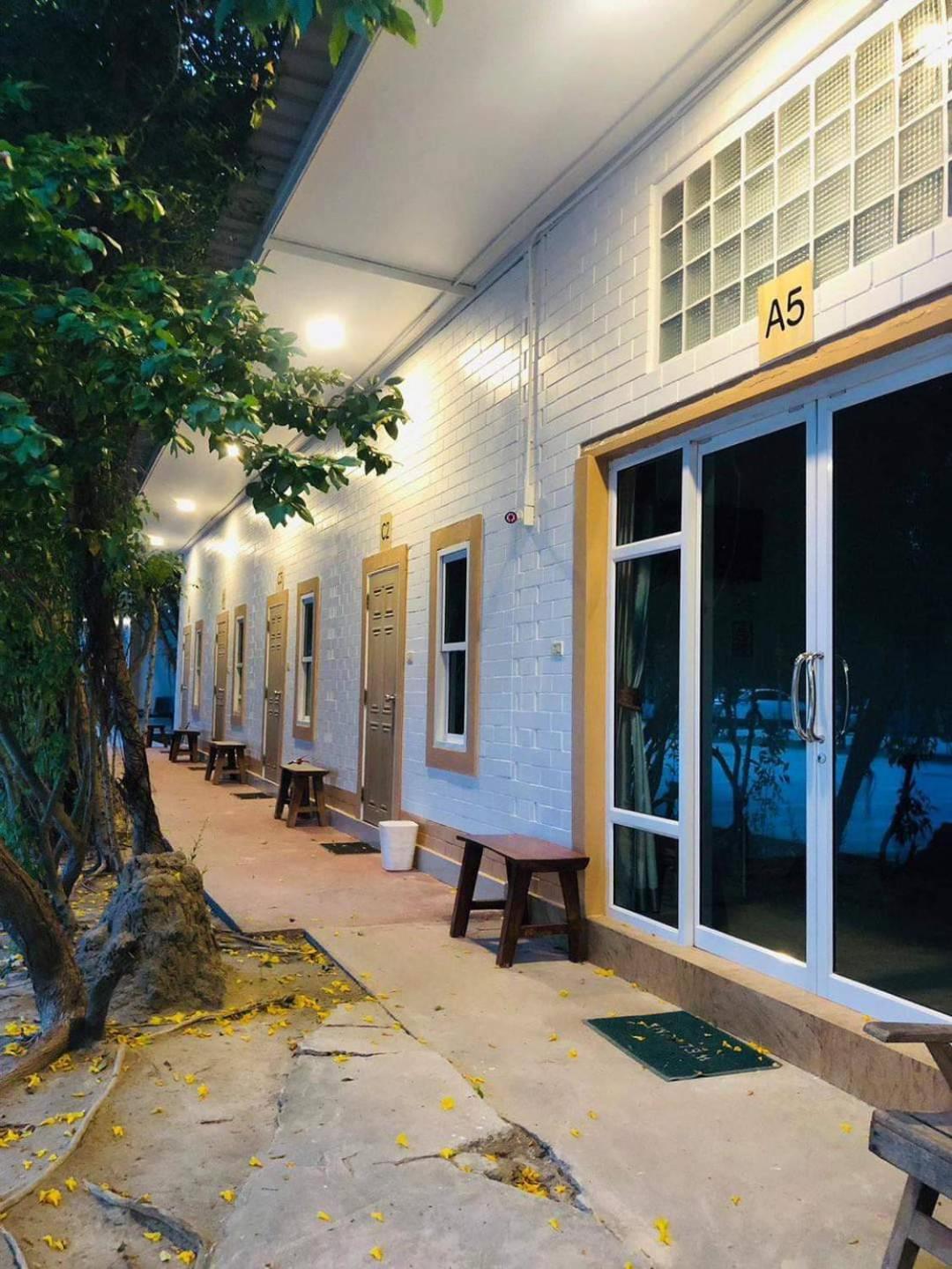 Three Bays Resort Prachuap Khiri Khan Buitenkant foto