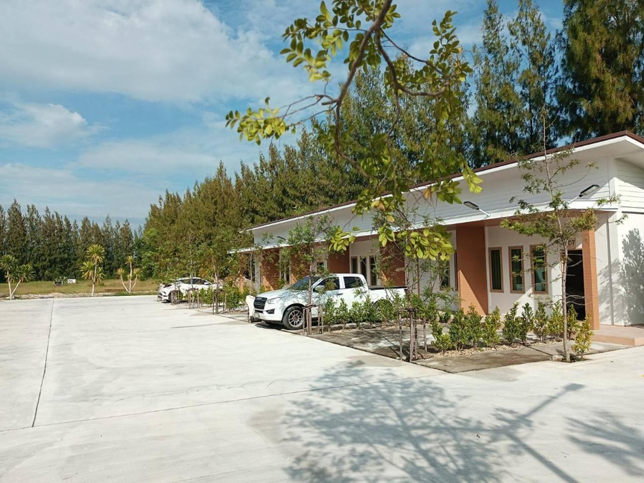 Three Bays Resort Prachuap Khiri Khan Buitenkant foto